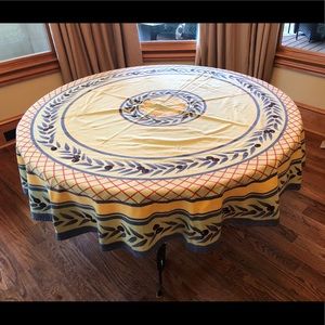 Williams Sonoma 70” Round Tablecloth